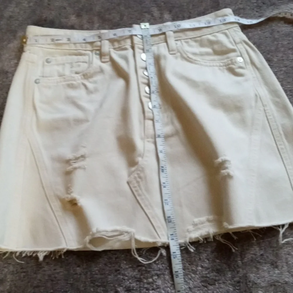 We the Free 27 waist cream colored five pocket distressed miniskirt